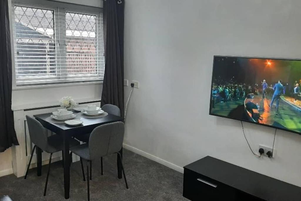 Entire Rental, Easy Reach To Etihad Stadium Manchester Ngoại thất bức ảnh