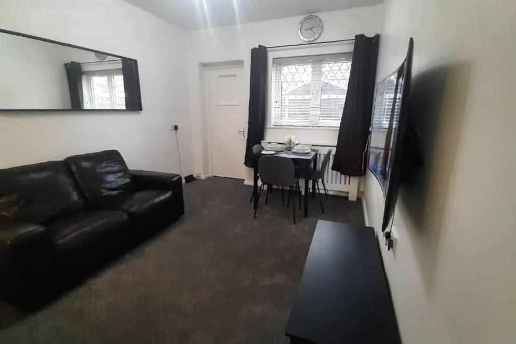 Entire Rental, Easy Reach To Etihad Stadium Manchester Ngoại thất bức ảnh