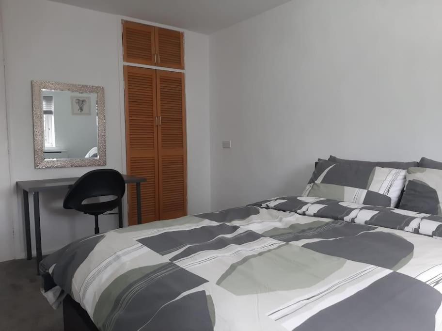 Entire Rental, Easy Reach To Etihad Stadium Manchester Ngoại thất bức ảnh
